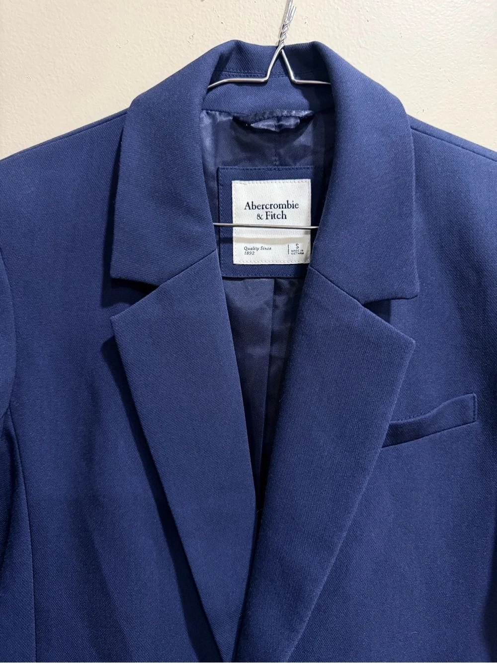 Women’s Abercrombie & Fitch Dark Blue Single-Button Blazer